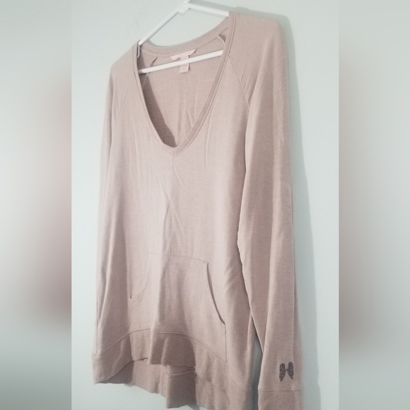 Victoria's Secret Oversized Size S Loungewear Sweater. Angel Wings on Sleeve. - Picture 2 of 5